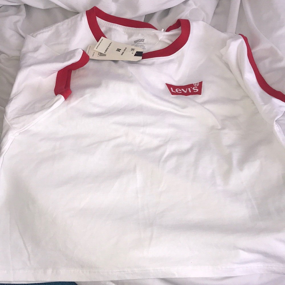 Levi’s crop t- shirt